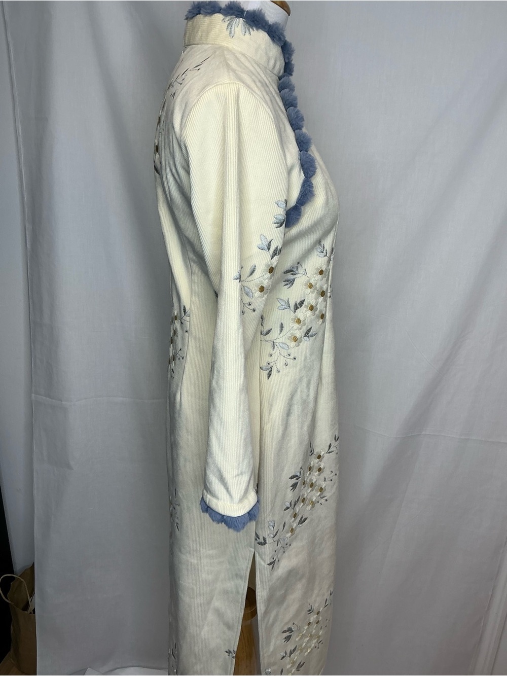 2162 - Ivory Long-Sleeve Embroidered Cheongsam Dress with Blue Trim - Picture 7 of 10